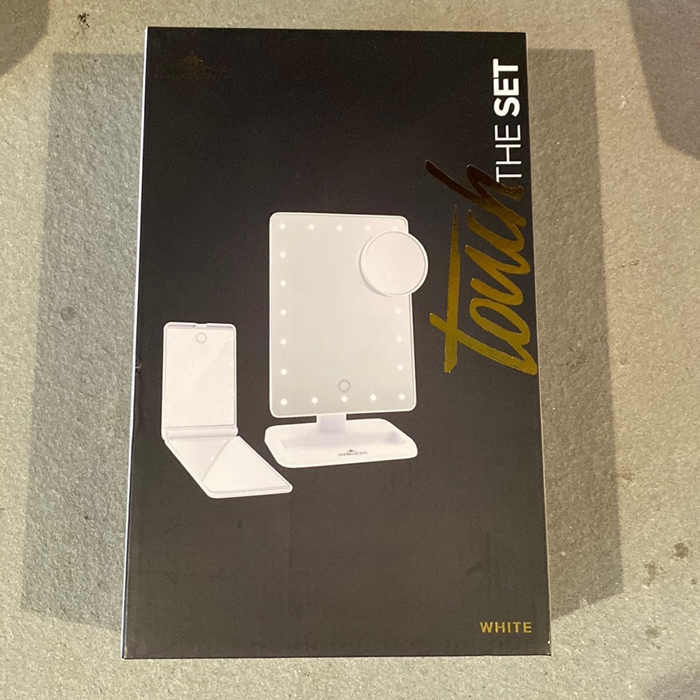 Impressions Vanity Touch The Set in white

Touch XL and the TouchUp